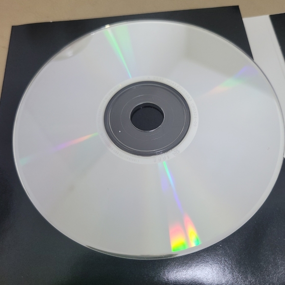 The Front by Patricia Cornwell Audio Book - Picture 8 of 10